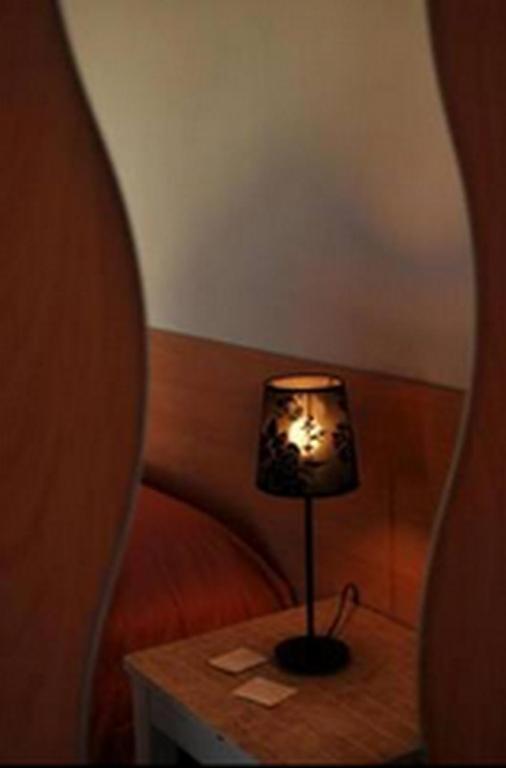 Hotel Du Beffroi Calais Rum bild